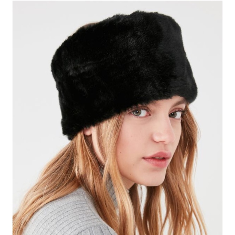 UO Faux Fur Ear Warmer
